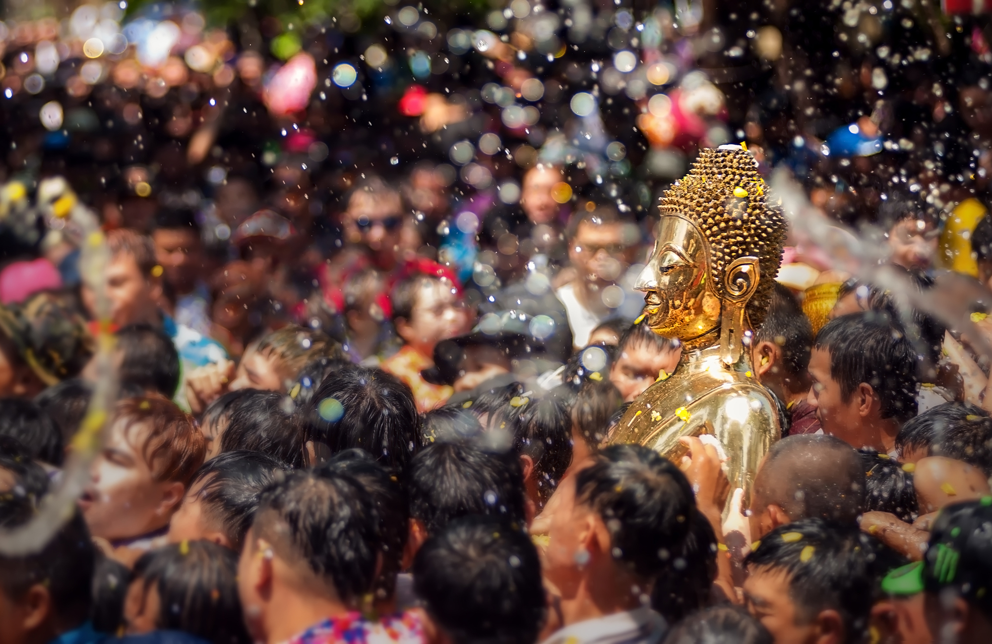 Paras aika matkustaa Thaimaahan - Songkran - KILROY